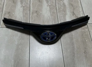 GENUINE TOYOTA RAV 4 HYBRID FRONT GRILL COMPLETE WITH RADAR 2015 2016 2017 2018- - Picture 1 of 10