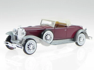 Duesenberg J Roadster red 1935 diecast model car Solido 1/43 - Image 1 of 4