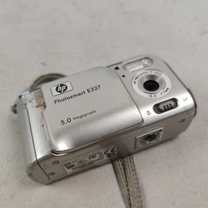 HP Photosmart E327 5MP Digital Y2K Point & Shoot Camera Tested - Picture 1 of 6