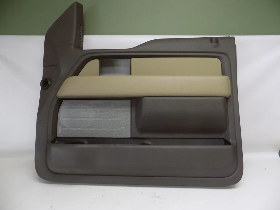 Nuevo OEM 2009-2010 Ford F 150 Panel Montaje Puerta Derecha XLT Borde Foto 1 de 1