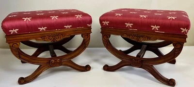 Camilla Empire Cross tallada nogal otomana/taburete Foto 1 de 4