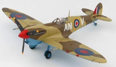 Sin usar, en caja Hobbymaster HA7851 1/48 SUPERMARINE SPITFIRE VB Trop No.417 Sqn Túnez 1943 Foto 1 de 4