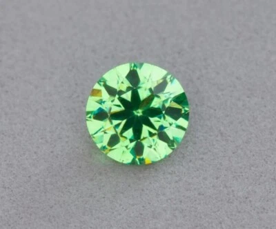 0.38CT DEMANTOID GARNET 5mm NAURAL UNHEATE URAL HIGH DISPERSION EXСELLENT LUSTER - Image 1 of 4