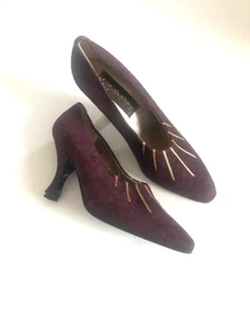 DONNA KARAN NEW YORK Suede Pumps Size 6 Maroon Vintage 90s Italy New Dead Stock - Picture 1 of 6