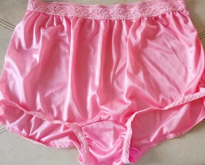 ВИНТАЖНЫЕ ТРУСИКИ CAROLE ULTRA SHEER BULBLEGUM РОЗОВЫЕ НЕЙЛОНОВЫЕ И КРУЖЕВНЫЕ ДЕВЧАЧЬИ 10/3X - Изображение 1 из 3