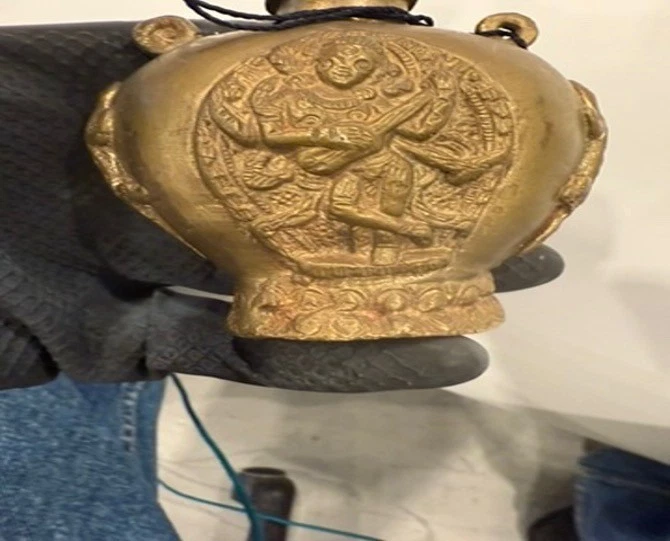 Símbolos budistas antiguos de tintero nepalí siglos XVIII-XIX Nepal Foto 1 de 4