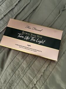 Nib! TOO FACED BORN THIS WAY TURN UP LIGHT HIGHLIGHT PALETTE LIGHT AUTHENTIC