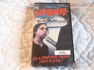 SCRUBBERS VHS CLAMSHELL MAI ZETTERLING LGBTQ WOMEN IN PRISON 80'S ACTION ENGLAND - Foto 1 di 8