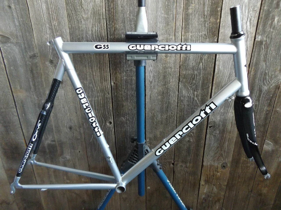 Cuadro y horquilla de carretera Guerciotti G55 nuevo-antiguo-stock (60 cm) con acabado esmaltado gris Foto 1 de 1