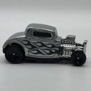 1997, ‘16 Hot Wheels Blackwalls 1932 Ford Silver With Black Flames DieCast Loose - Picture 1 of 2