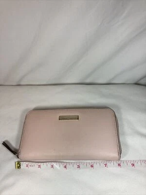 Cartera pequeña rosa con cremallera NY&C New York & Company Foto 1 de 4