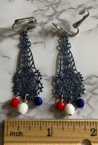 Vintage Silver Tone Red White Blue Beaded Dangle Pierced Earrings UU-39 - Picture 1 of 3