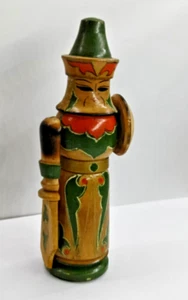 Vintage Handmade Woodenn Sweater Puppet Warrior Figurine Green çiçeksepeti 5.5" - Picture 1 of 7