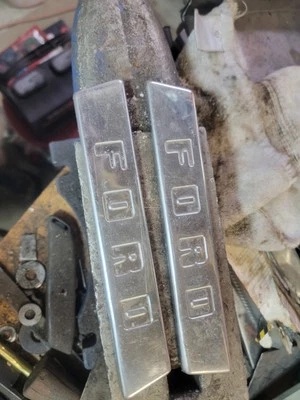 1948 年至 1950 年福特 F1 F2 F3 F5 F6 皮卡/卡车左右罩装饰 — 第 1/2 张图片