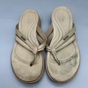 Sandali Crocs donna 9 beige slip on punta aperta sandali comodi bassi infradito - Foto 1 di 5