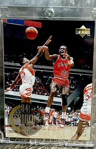 Michael Jordan Card UPPER DECK ROOKIE CLASS RARE SP AUTHENTIC BULLS JERSEY #23 - Picture 1 of 12