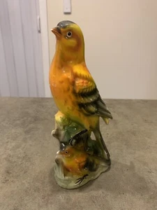 Vintage Goldfinches Figurine Porcelain - Picture 1 of 7