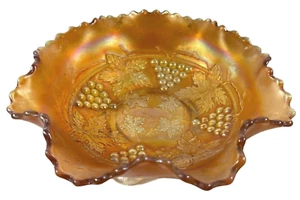 Vintage Fenton Carnival Glass Grape and Cable Ruffled Footed Candy Bowl Dish - Picture 1 of 8