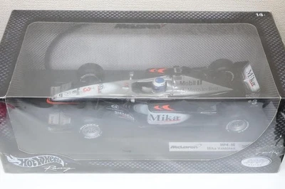 Hot Wheels 1:18 MP4-16 Mika Hakkinen McLaren F1 modello di auto nuovo - Immagine 1 di 4