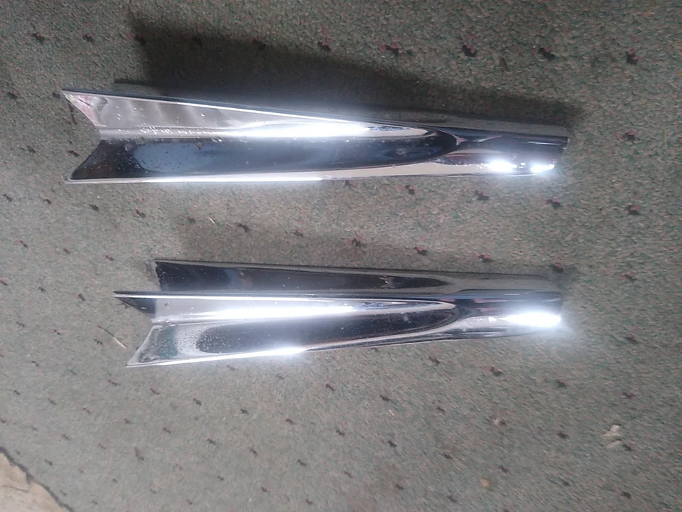 Chevrolet Impala 1959 Biscayne Kingswood Brookwood guardabarros adornos Foto 1 de 4