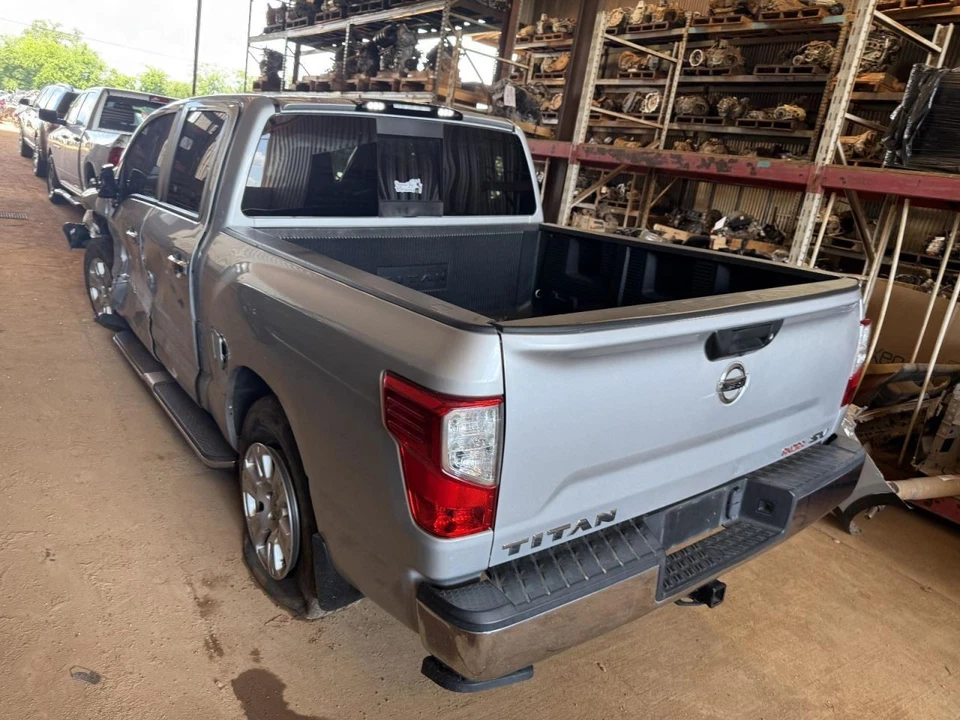 (LOCAL PICKUP ONLY) Trunk/Hatch/Tailgate Rear View Camera Fits 16-19 TITAN XD 17 Foto 1 de 4