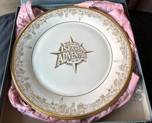 LENOX COMMEMORATIVE UNIVERSAL STUDIOS ISLANDS OF ADVENTURE EDITION PLATE 12”. - Picture 1 of 10