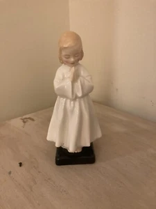 Royal Doulton Vintage Figurine "Bedtime" HN1978  Pristine Condition 6” Tall! - Picture 1 of 13