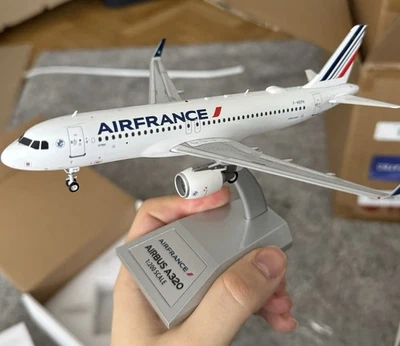 Maquette Air France Airbus A320-200, métal 1/200 1:200 - Photo 1/4
