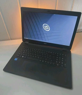 Linux Mint Notebook | Acer | 17,3 Zoll | Intel / 8 GB RAM / 1TB HDD | Gebraucht - Bild 1 von 4
