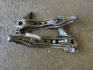90-93 Acura Integra Rear Oem Trailing Arm Set Disc Brake BARE 88-91 Civic Crx  - Picture 1 of 12