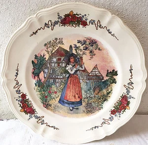 PLAT DIAM.35cm OBERNAI SARREGUEMINES FRANCE MOTIF ALSACIENNE EN COSTUME - Imagen 1 de 5