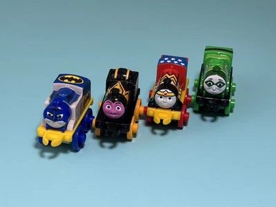 Thomas & Friends Minis Train Engine DC Super Friends Batman Sinestro Wonder 2014 Foto 1 de 4