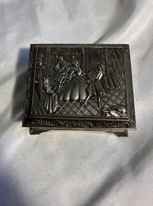 Geprägte Tänzer Silber Schmuck/Zigarettendose rotes Futter Klappdeckel Japan Vintage - Bild 1 von 8