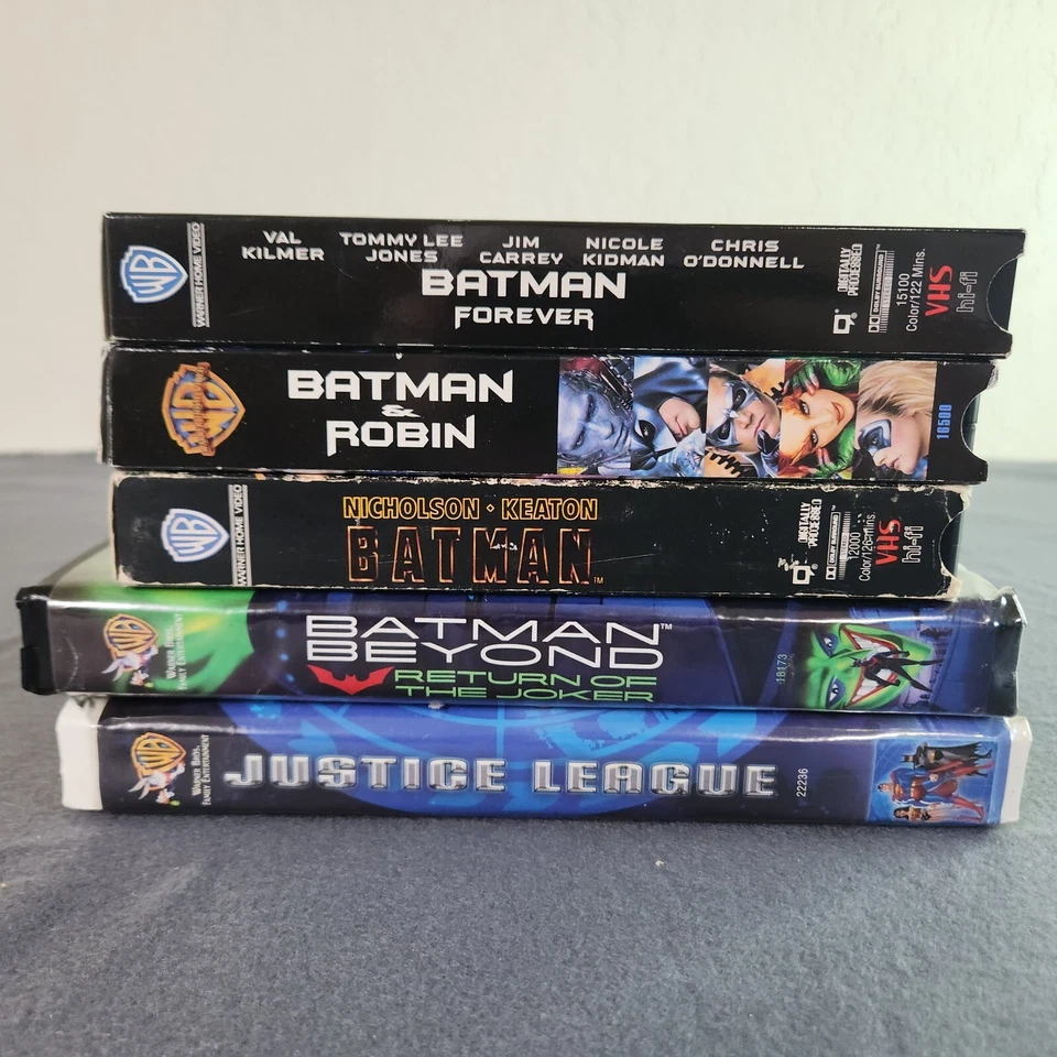 lot of 5 Batman VHS movies Batman forever, Batman & Robin, Batman, Justice leag - Image 1 of 3