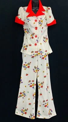 Vintage 1970s white red floral pants suit set, bellbottoms puff sleeves poppy M - Image 1 of 4