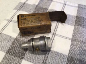 Rockford Tool Co. Pneumatic Tool Automatic Oiler No. AAC-8823 - Picture 1 of 3