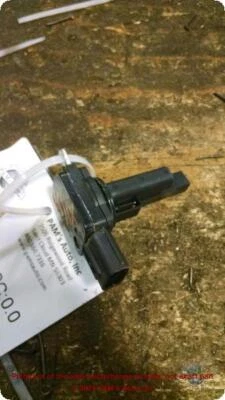 Medidor de flujo de aire de inyección de combustible usado se adapta a: Toyota Corolla 2016 motor 1,8 L 2ZRFE G Foto 1 de 4