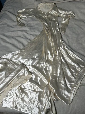 1930's Vintage Champagne Silk Satin Bias Cut Wedding Dress Lite Stains B23 - Image 1 of 4