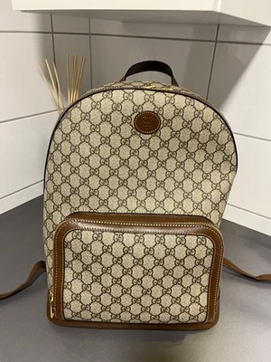 Mochila GUCCI GG Supreme 704017 PVC bege marrom - Imagem 1 de 4