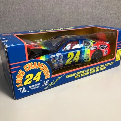 Racing Champions  Dupont 1/18,  1995 Champion #24 Jeff Gordon(525) - Image 1 of 4