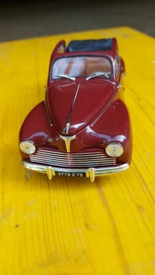PEUGEOT 203 1954 DECAPPOTTABILE SCALA 1:18 Bordeaux SOLIDO NO SCATOLA - Immagine 1 di 4