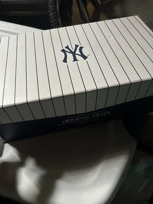 Reloj Asiento Yankee Stadium Original Grain 1923 #1077/2008 Edición Limitada RARO Foto 1 de 4