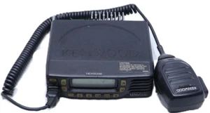 KENWOOD NX-820HGK UHF DIGITAL TRANSCEIVER WITH KMC-65 MIC - Picture 1 of 8