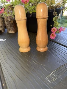 MCM VTG. Wooden Salt & Pepper Set. Screw On Tops Made In Japan - Picture 1 of 8