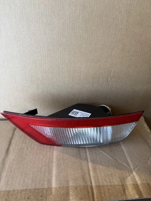 Ford Ecosport 2018-2021 pasajero trasero derecho retroceso luz de marcha atrás inferior OEM Foto 1 de 3