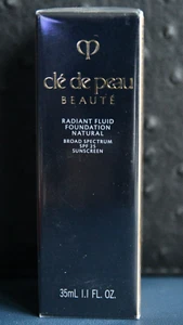 CLE DE PEAU BEAUTE RADIANT FLUID FOUNDATION 35 ML 1.1 FL SPF 25 030 Med Ocher - Picture 1 of 5