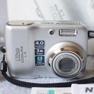 Nikon COOLPIX L4 4.0MP 3x Zoom silber Digitalkamera mit Akkus komplett - Bild 1 von 21