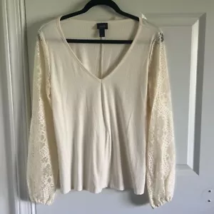 Women's Daytrip Size Large Cream Long Sleeve Tshirt with lace sleeves - Bild 1 von 8