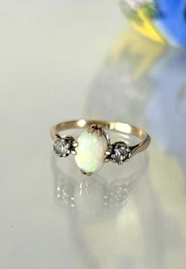 Antique 9CT Gold Opal Ring - Picture 1 of 8
