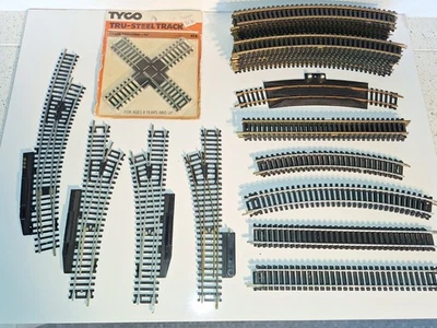 TYCO track selection x 39p. 2 rail Steel/brass type track. V/good used cond. HO - Image 1 of 4
